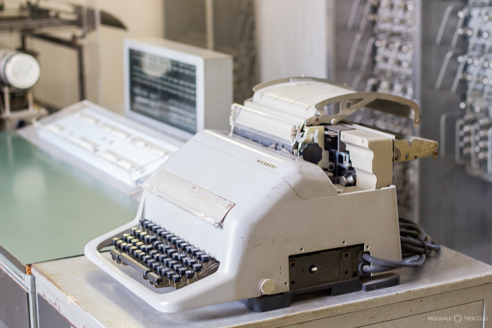 2048px-Telescrivente_CEP_-_Calcolatrice_Elettronica_Pisana.jpg